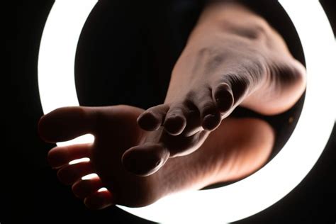 Foot Fetishes: 8 FAQs About Why It Happens, Ways to Play,。